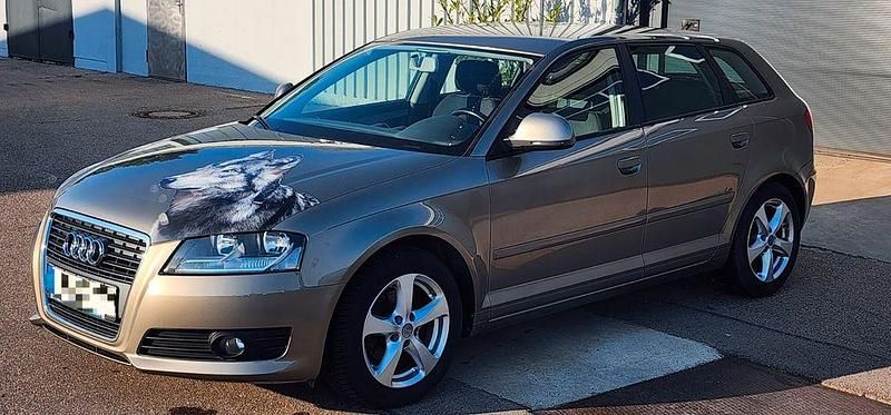 Gold Gebraucht 2010 Audi A3 Sportback Ambiente Limousine | 5.599 € (Fairer Preis) - Bild 1/4