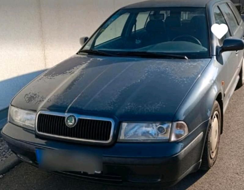 Blau Gebraucht 2000 Skoda Octavia Kombi | 750 € - Bild 1/4