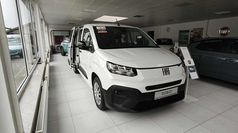 Gebraucht Fiat Doblò Family 131 PS (96 kW) 2025 Icy white Van / Kleinbus