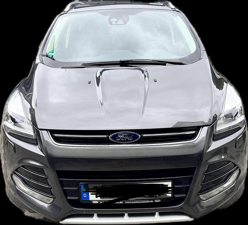 Grau Gebraucht 2016 Ford Kuga SUV | 13.100 € (Fairer Preis) - Bild 1/4