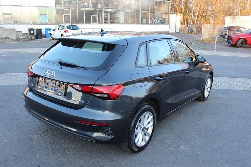 Gebraucht Audi A3 116 PS (85 kW) 2021 Grau Limousine