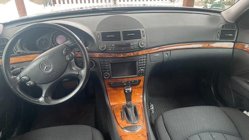 Gebraucht Mercedes E220 Elegance 170 PS (125 kW) 2008 Silber Kombi