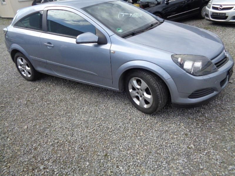 Gebraucht Opel Astra GTC Sport 125 PS (91 kW) 2005 Blau Coupé