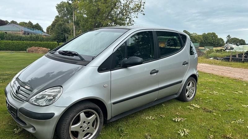 Grau Gebraucht 2003 Mercedes A160 Kleinwagen | 1.000 € (Guter Preis) - Bild 1/4