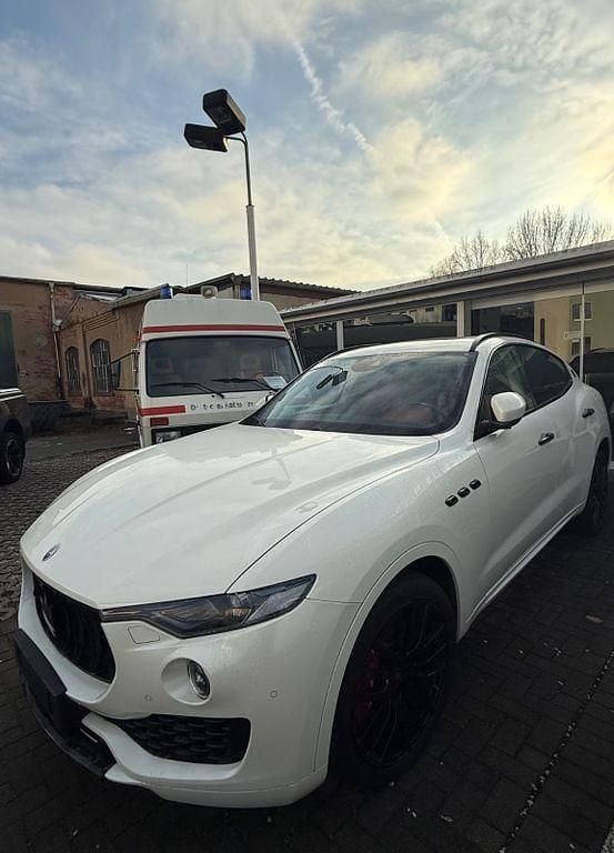 Gebraucht Maserati Levante 430 PS (316 kW) 2016 Weiß SUV