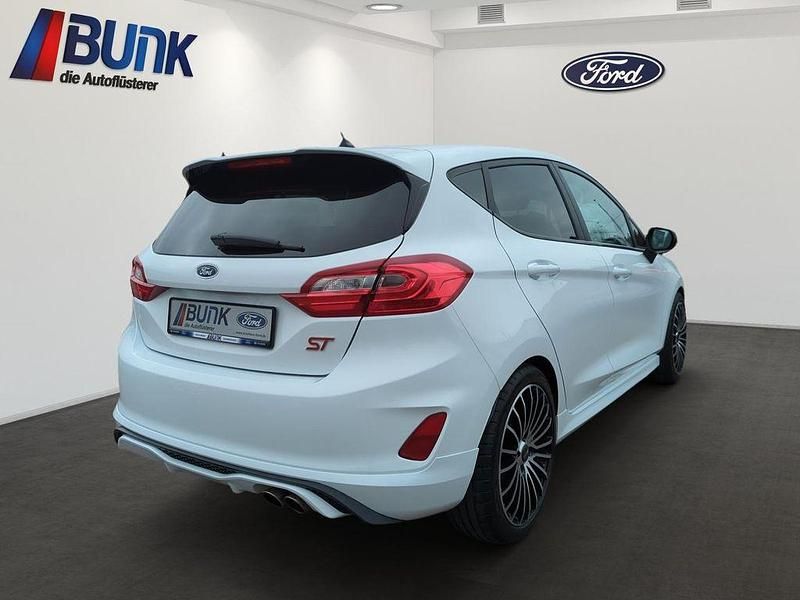 Gebraucht Ford Fiesta ST 200 PS (147 kW) 2019 Weiß Kleinwagen