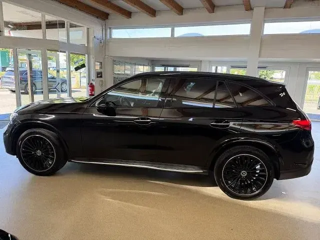 Gebraucht Mercedes GLC200 AMG 204 PS (150 kW) 2025 Obsidianschwarz SUV