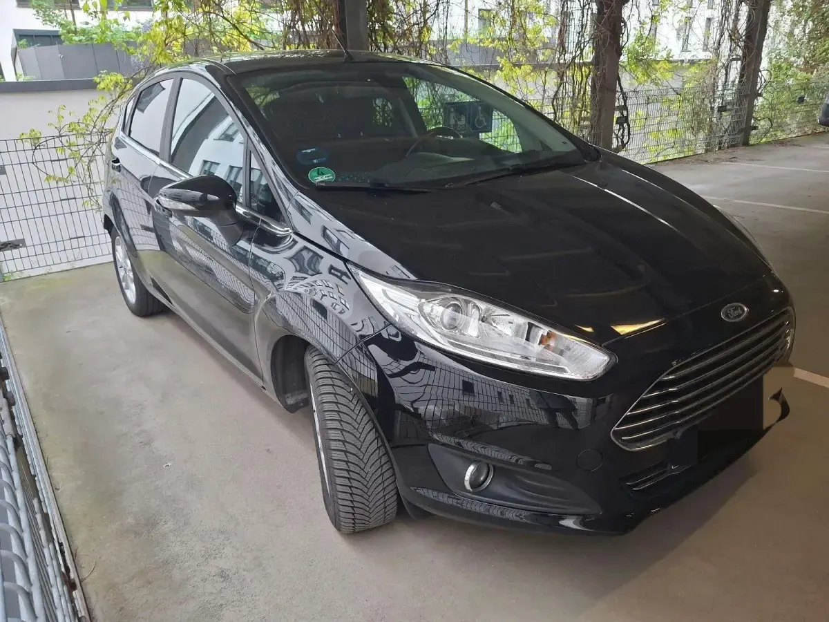 Gebraucht Ford Fiesta Titanium 101 PS (74 kW) 2016 Schwarz Kleinwagen