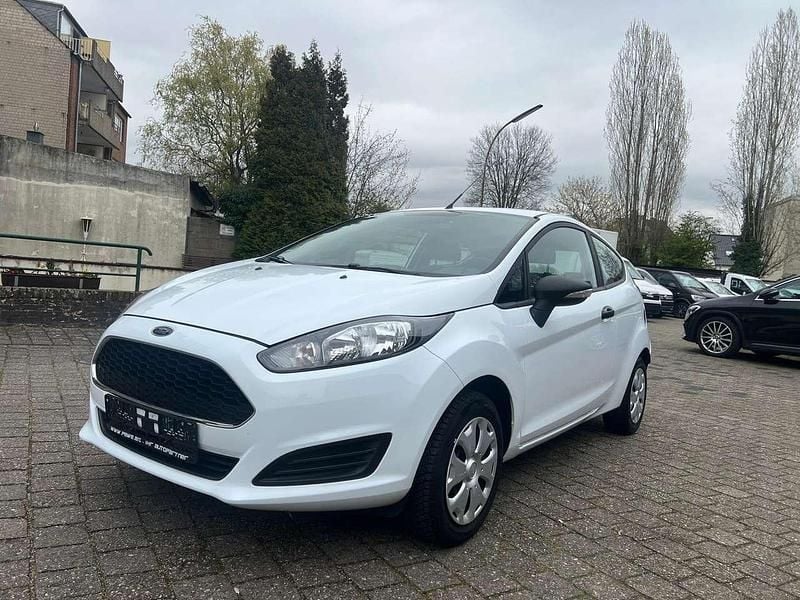 Gebraucht Ford Fiesta Ambiente 60 PS (44 kW) 2017 Frozen white Limousine