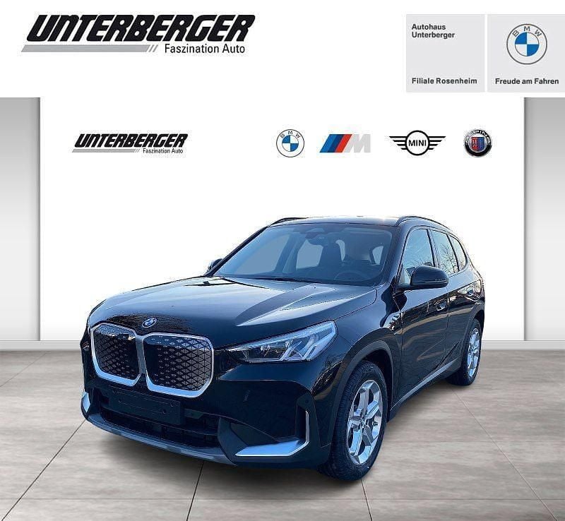 Black sapphire Neu 2026 BMW iX1 SUV | 44.790 € (Guter Preis) - Bild 1/4