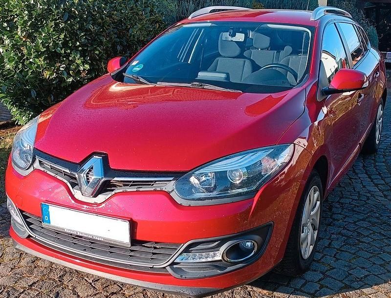 Rot Gebraucht 2014 Renault Mégane III Initiale Paris Limousine | 5.500 € (Guter Preis) - Bild 1/4