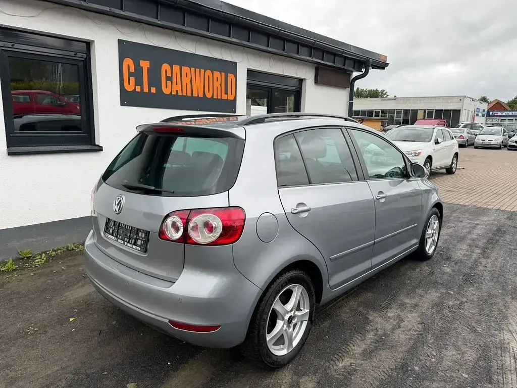 Gebraucht VW Golf VI 105 PS (77 kW) 2011 Grau Kleinwagen