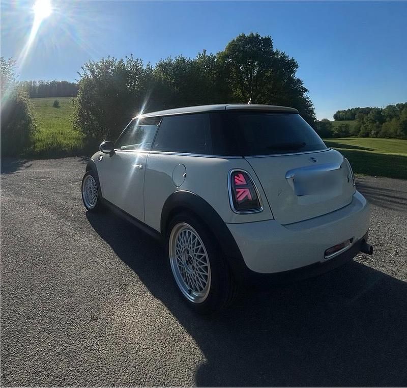 Weiß Gebraucht 2012 Mini ONE Kleinwagen | 4.500 € (Fairer Preis) - Bild 1/4