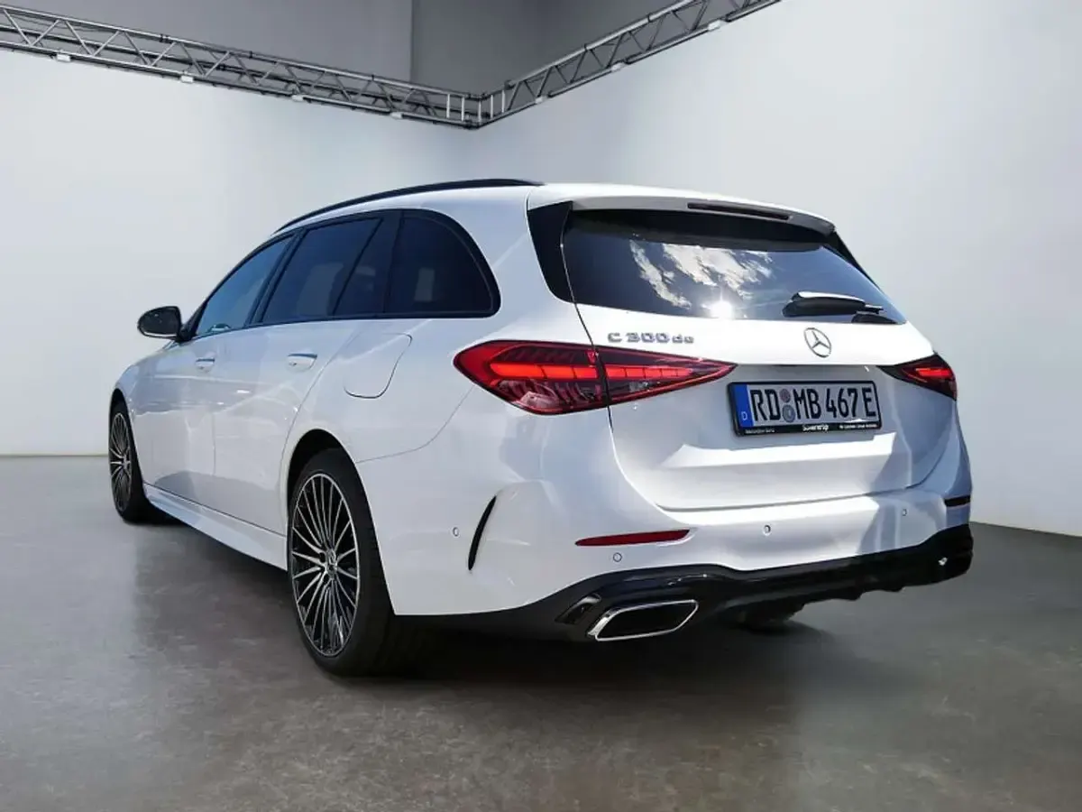 Gebraucht Mercedes C300e AMG 313 PS (230 kW) 2026 Weiß Kombi