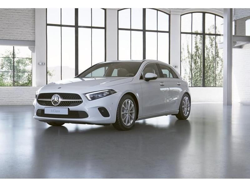 Gebraucht Mercedes A250 Progressive 160 PS (117 kW) 2022 Unilack polarweiß Limousine