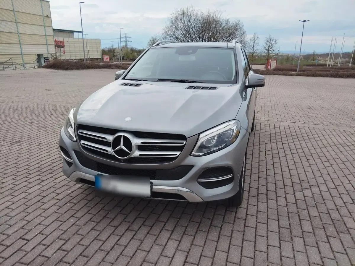 Gebraucht Mercedes GLE250 204 PS (150 kW) 2015 Silber SUV