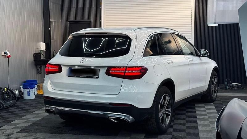 Gebraucht Mercedes GLC250 211 PS (155 kW) 2016 Weiß SUV