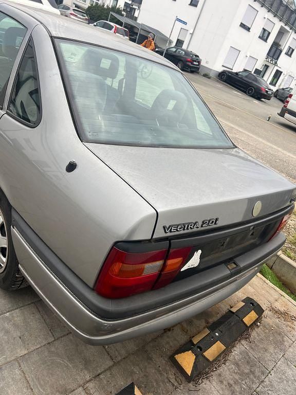 Gebraucht Opel Vectra 122 PS (89 kW) 1997 Silber Limousine