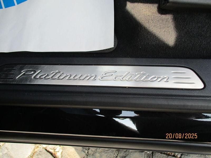 Tiefschwarz Gebraucht 2018 Porsche Cayenne Platinum Edition SUV | 37.990 € (Guter Preis) - Bild 1/4