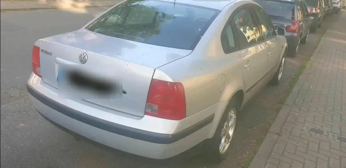 Gebraucht VW Passat 101 PS (74 kW) 1999 Grau Limousine