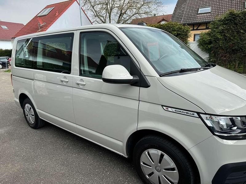 Gebraucht VW Caravelle Comfortline 150 PS (110 kW) 2020 Ascotgrau Van