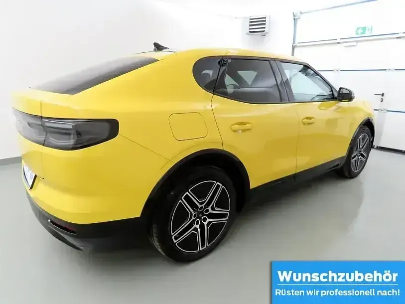 Używany Ford Capri Premium 210 kW (286 KM) 2025 Żółty SUV