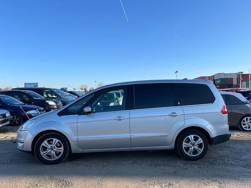 Gebraucht Ford Galaxy Ghia 140 PS (102 kW) 2009 Grau Van / Kleinbus