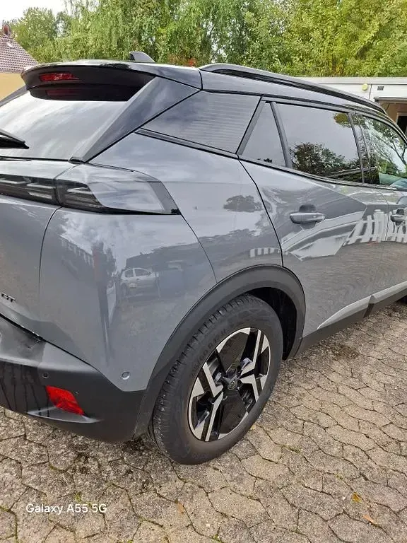Gebraucht Peugeot e-2008 GT 114 kW (156 PS) 2024 Grau SUV