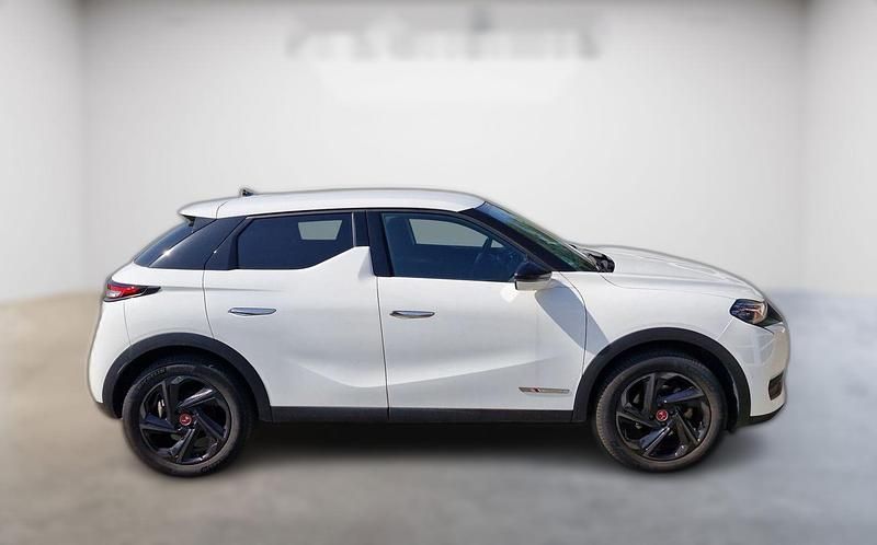 Weiß Gebraucht 2022 DS Automobiles DS3 Crossback E-Tense Performance SUV | 17.370 € (Fairer Preis) - Bild 1/4
