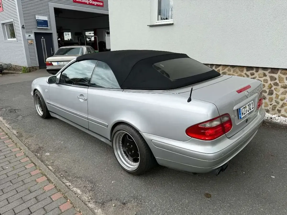 Gebraucht Mercedes CLK230 Elegance 193 PS (141 kW) 2000 Silber Cabrio