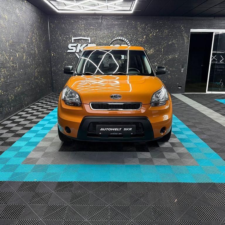 Gebraucht Kia Soul Attract 126 PS (92 kW) 2010 Orange SUV