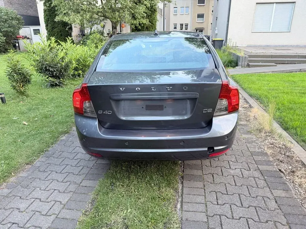 Gebraucht Volvo S40 114 PS (83 kW) 2011 Grau Limousine