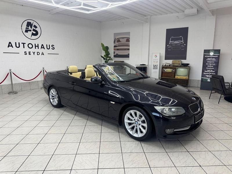 Schwarz Gebraucht 2011 BMW 335 Cabriolet Sport Line Cabrio | 17.590 € (Fairer Preis) - Bild 1/4