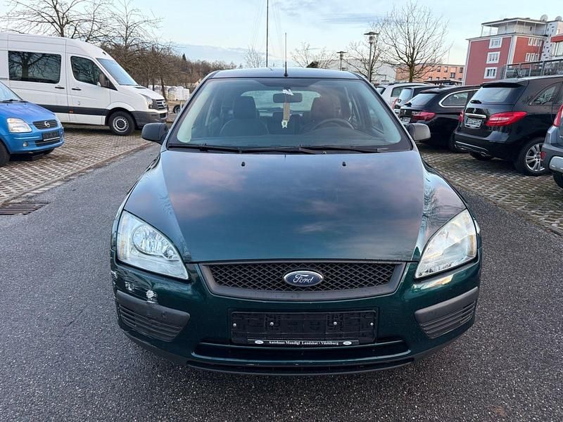 Gebraucht Ford Focus Trend 116 PS (85 kW) 2005 Grün Limousine