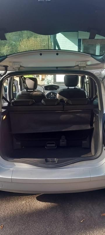 Gebraucht Renault Modus Night&Day 103 PS (75 kW) 2011 Silber Van / Kleinbus