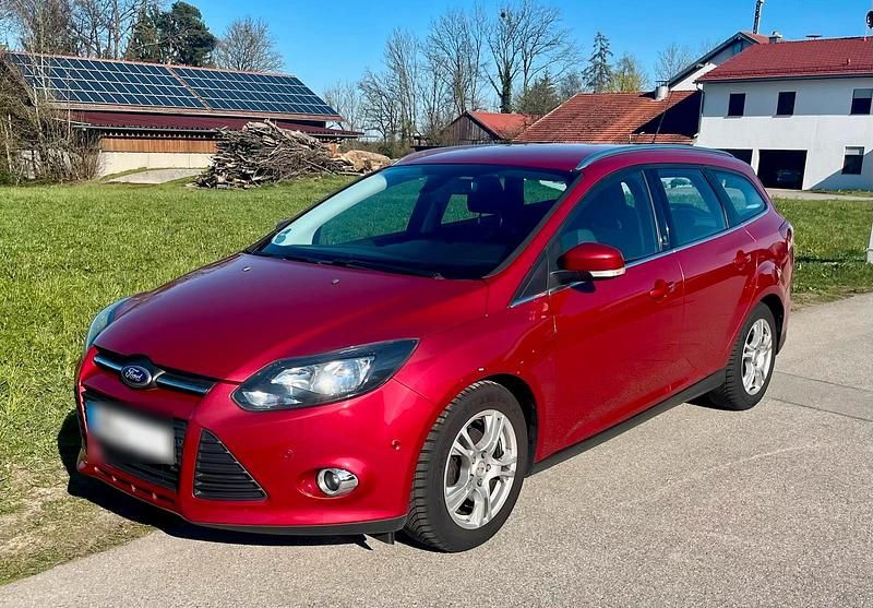 Używany Ford Focus Trend 125 KM (91 kW) 2012 Czerwony Kombi