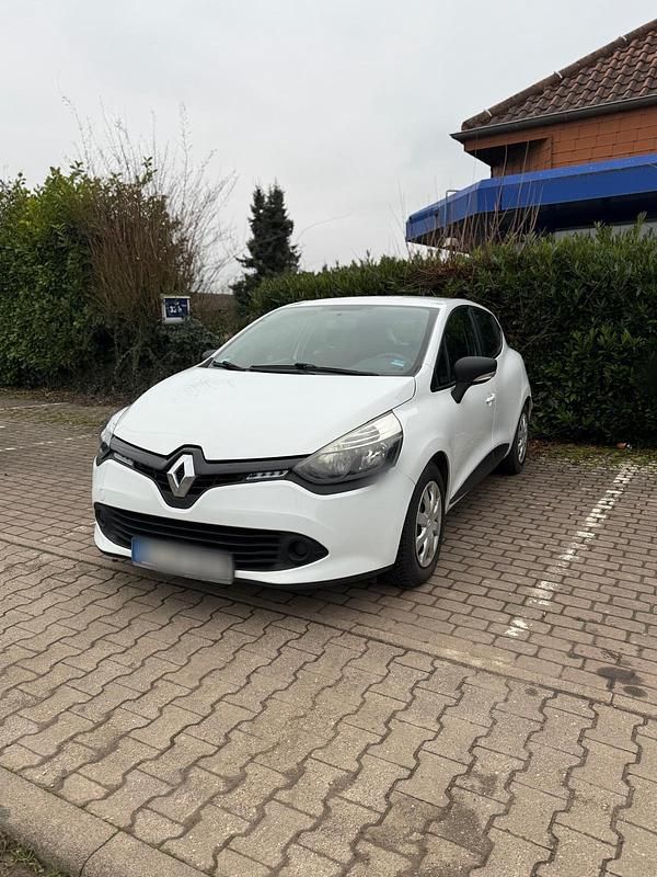 Weiß Gebraucht 2015 Renault Clio IV Kleinwagen | 2.900 € (Guter Preis) - Bild 1/4