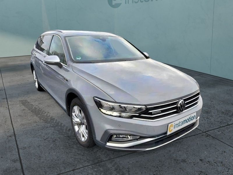 Grau Gebraucht 2021 VW Passat Alltrack Kombi | 40.129 € (Teuer) - Bild 1/4