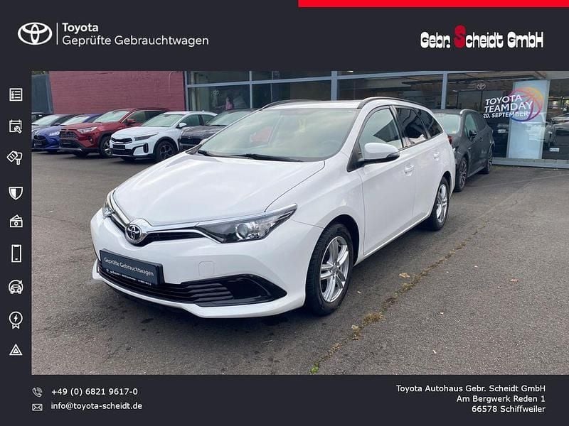 Weiß Gebraucht 2018 Toyota Auris Comfort Kombi | 12.480 € (Etwas zu teuer) - Bild 1/4
