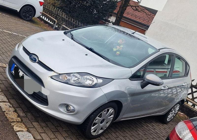 Gebraucht Ford Fiesta Trend 95 PS (69 kW) 2011 Silber Kleinwagen