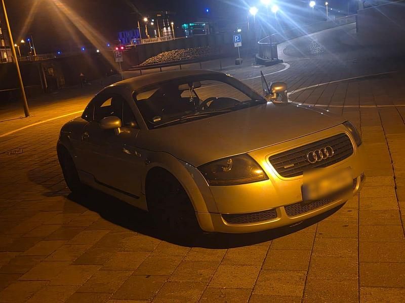 Silber Gebraucht 1999 Audi TT Coupé | 3.200 € (Guter Preis) - Bild 1/4