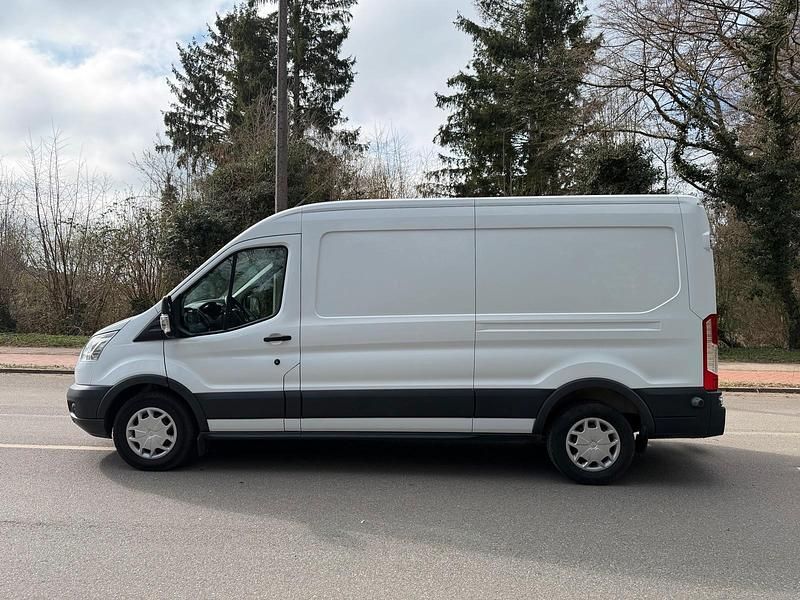 Second-hand Ford Transit 131 CP (96 kW) 2018 Alb Monovolum