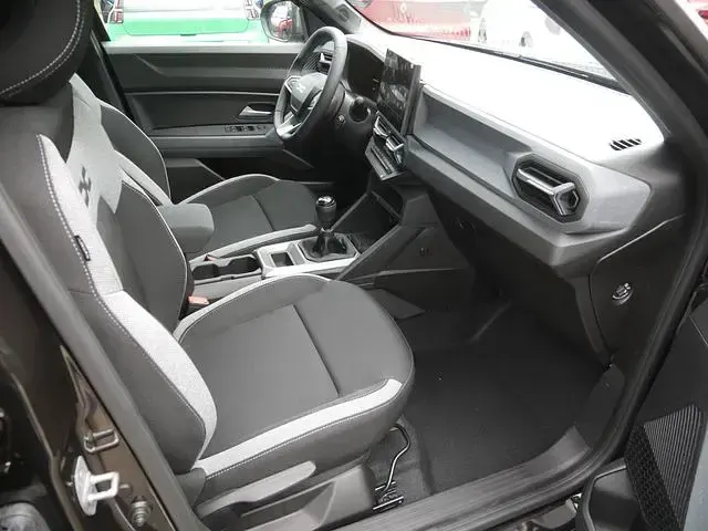 Neu Dacia Duster Journey 140 PS (102 kW) 2026 SUV