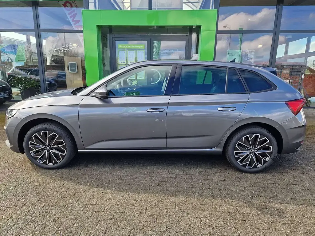 Neu Skoda Scala Tour 116 PS (85 kW) 2025 Graphitegrau metallic Kleinwagen