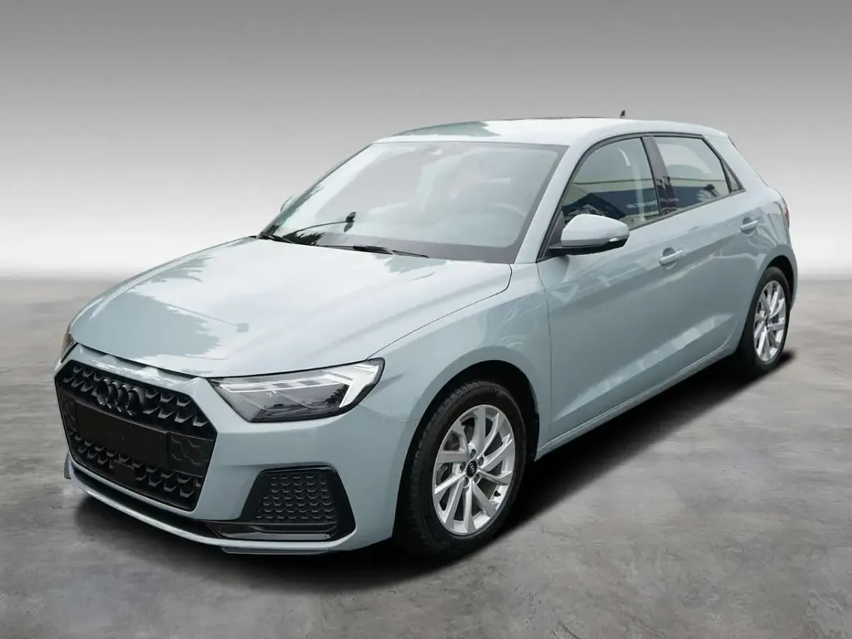 Gebraucht Audi A1 Advanced 116 PS (85 kW) 2025 1x pfeilgrau perleffekt SUV