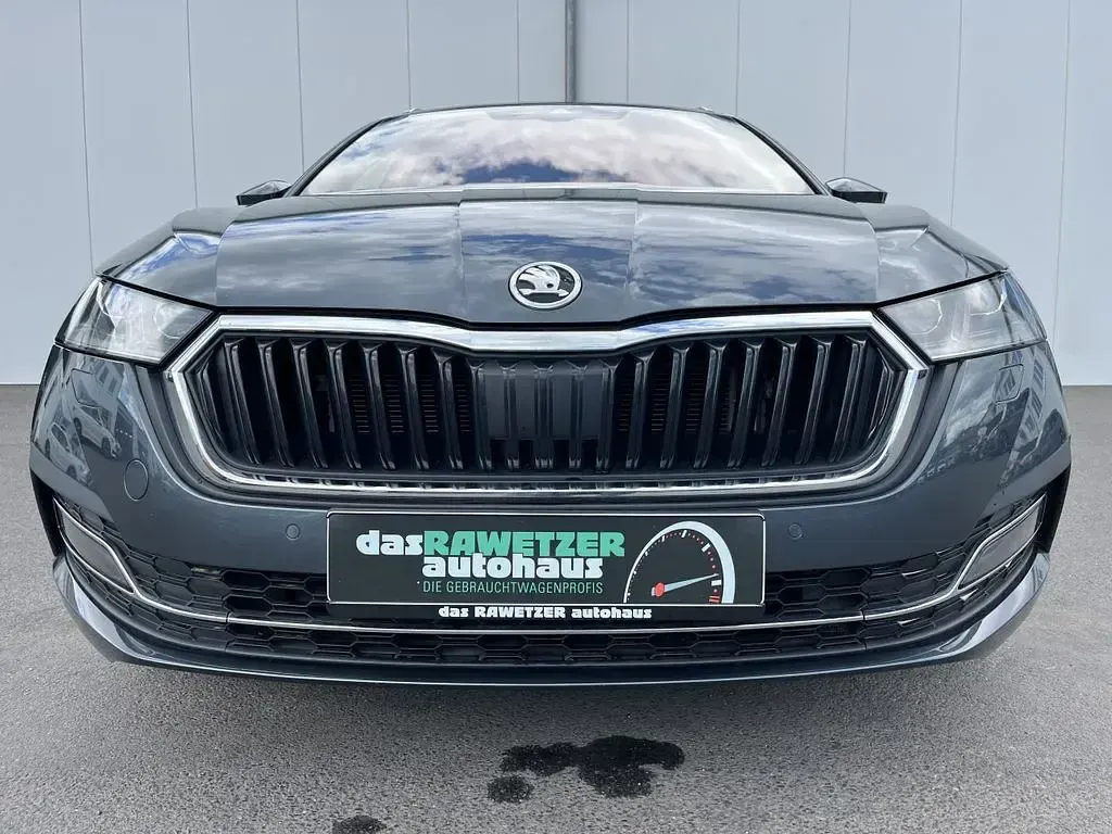 Gebraucht Skoda Octavia First Edition 150 PS (110 kW) 2020 Grau Kombi