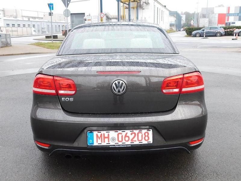 Gebraucht VW Eos Basis 122 PS (89 kW) 2012 Schwarz Cabrio