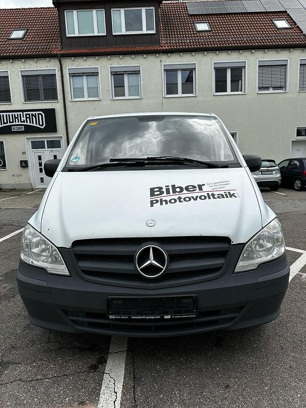 Weiß Gebraucht 2012 Mercedes Vito Van / Kleinbus | 5.500 € - Bild 1/4