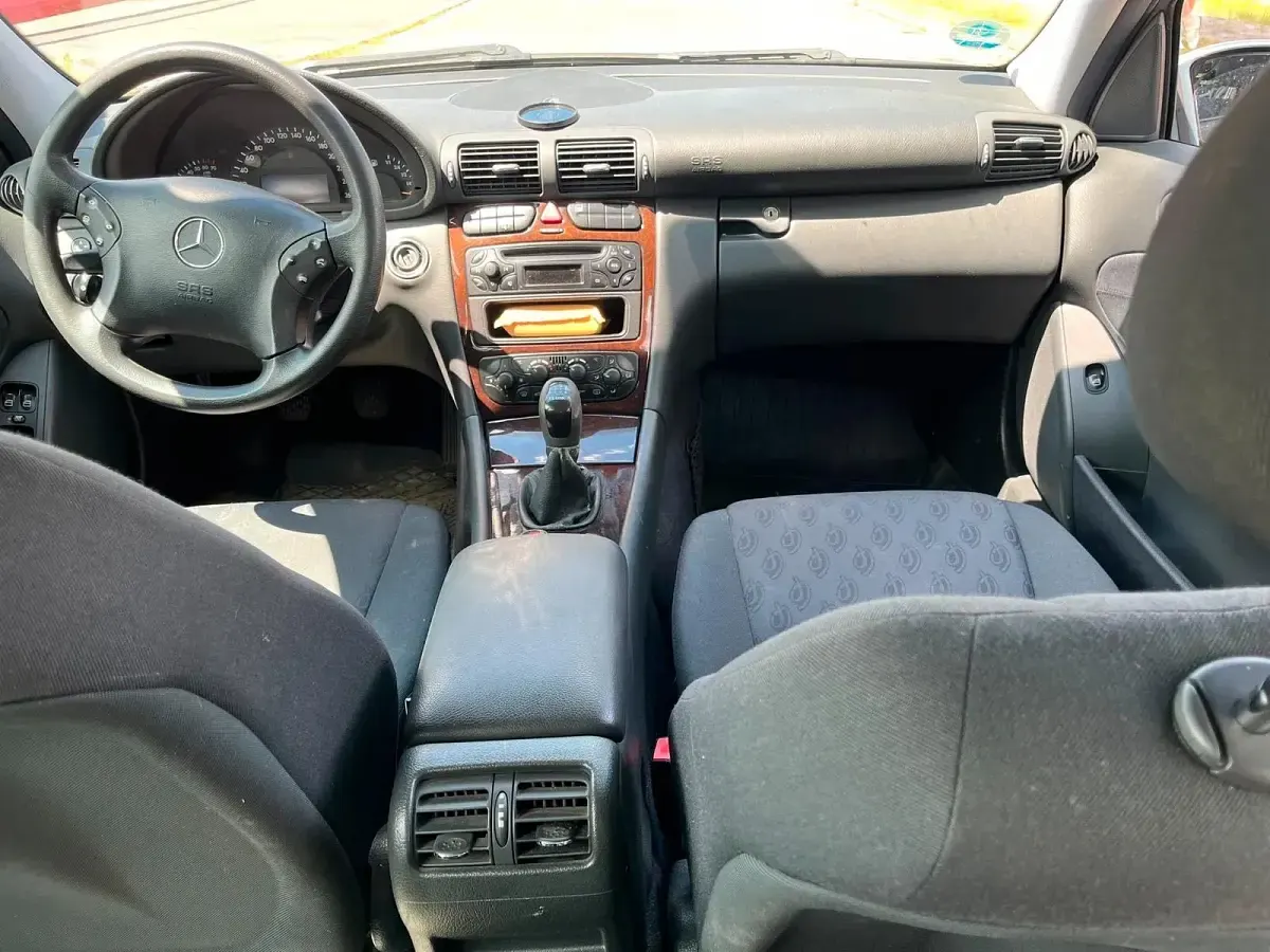 Gebraucht Mercedes C180 143 PS (105 kW) 2004 Blau Kombi