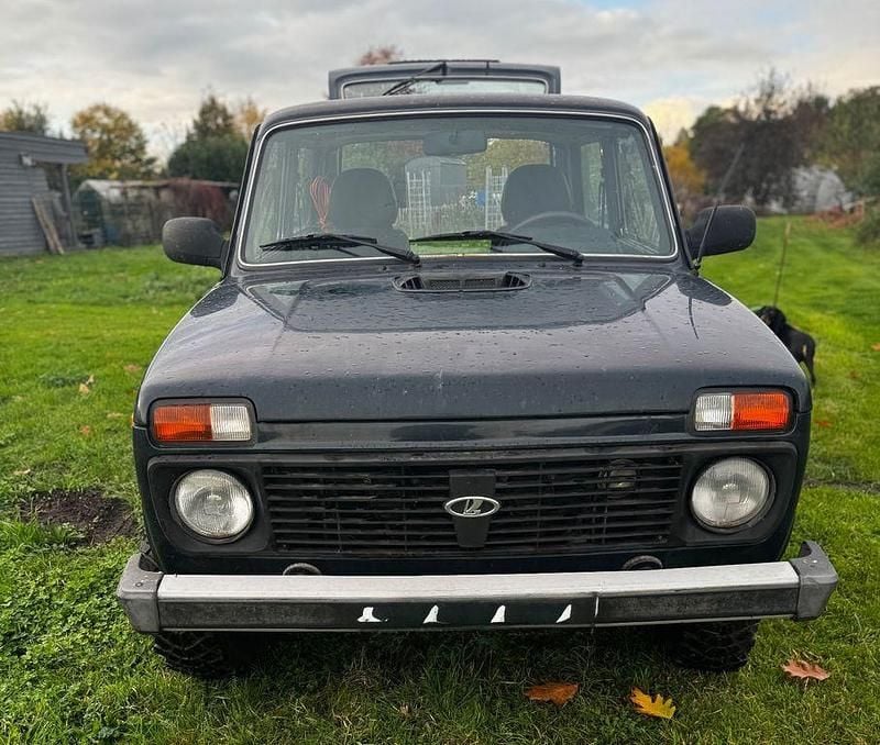 Grün Gebraucht 2014 Lada niva SUV | 8.700 € (Guter Preis) - Bild 1/4